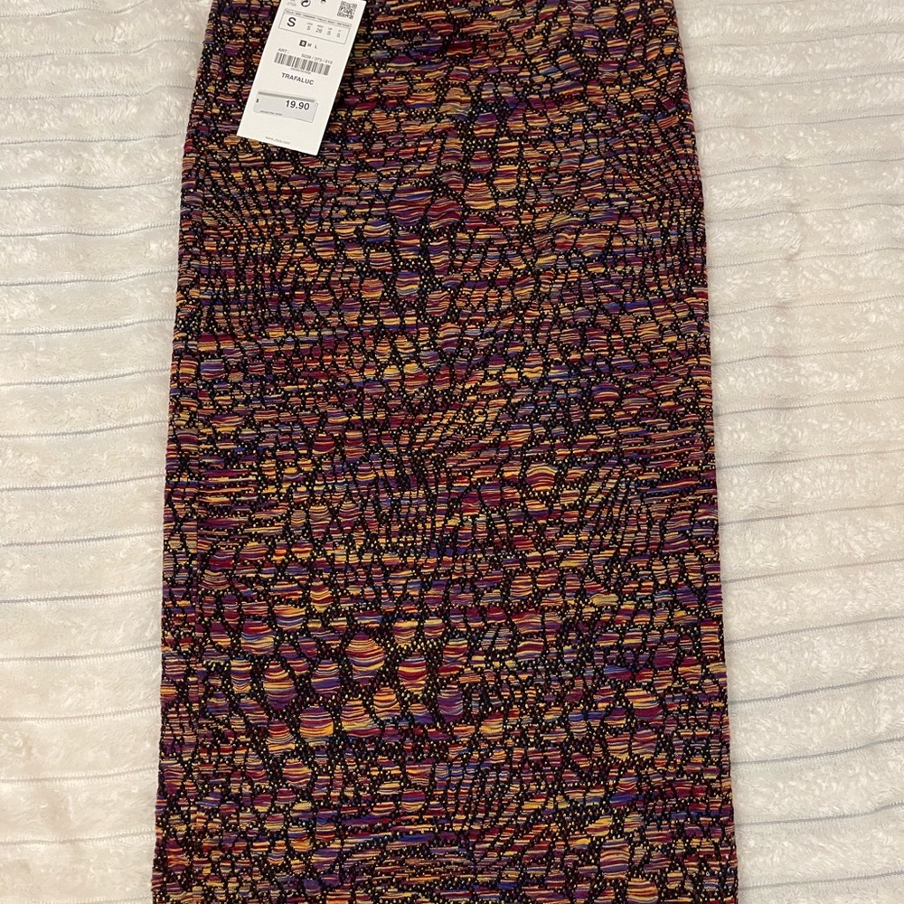 ZARA 1 top with 3 skirts to MIX N MATCH - Picture 3 of 6